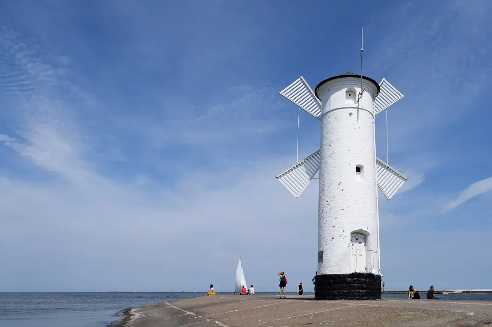 Stawa Młyny at the end of the western breakwater